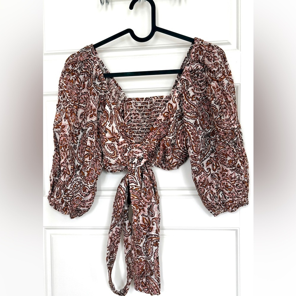 MINKPINK
JEDDA CROP BLOUSE - Picture 7 of 10